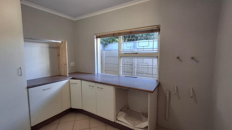 To Let 4 Bedroom Property for Rent in Flamingo Vlei Western Cape